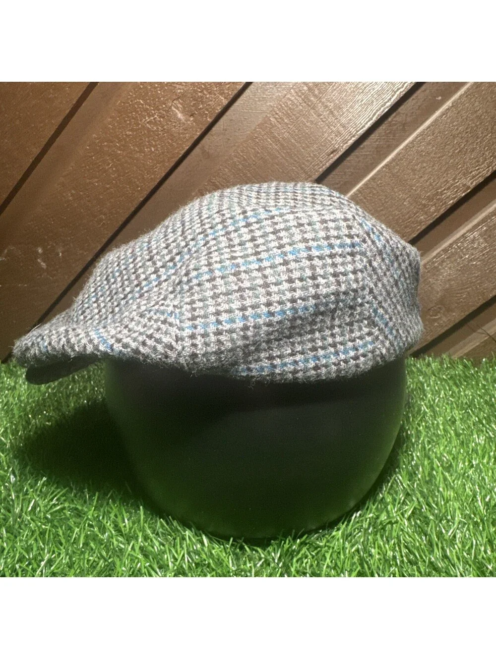 Hats in the Belfry Uncle Ruby Wool Flat Cap Newsboy Driving Hat Gray Plaid Large